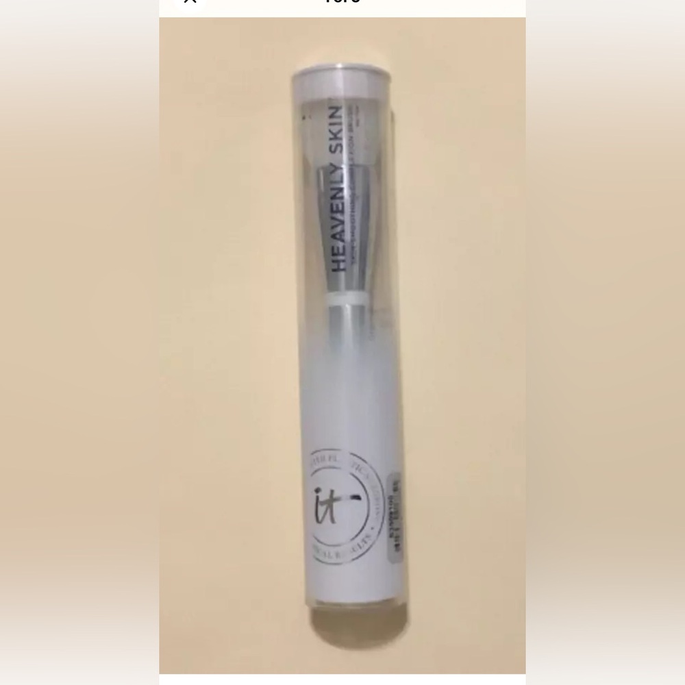 IT Heavenly Skin-Smoothing Complexion Brush # 704 Anti-Aging Skincare New Sealed